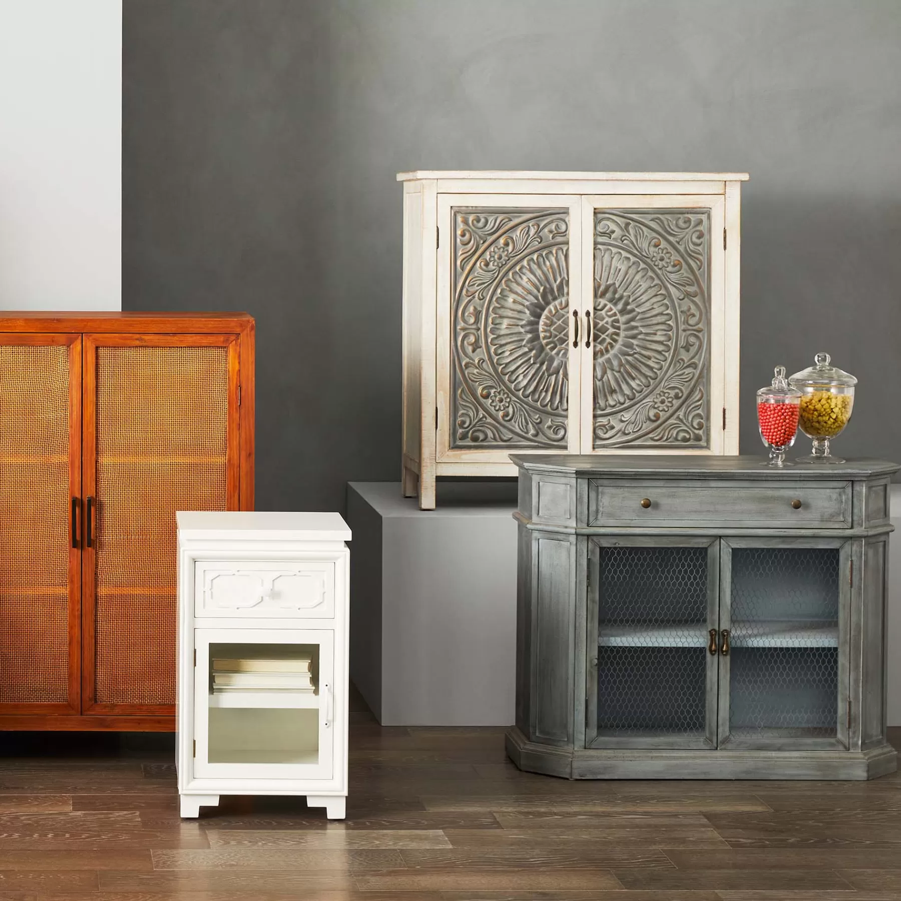 * Hot Selling 2-Door Embossed Metal & White Wood Cabinet